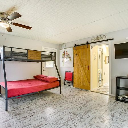 Galveston Cottage About 1 Mi To Beach Pet Friendly! Экстерьер фото